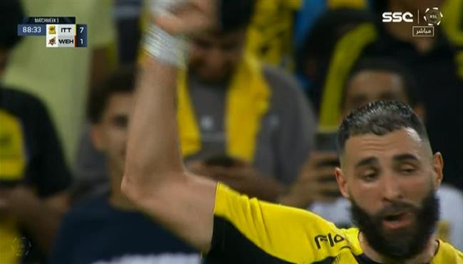 هدف كريم بنزيما الثالث في مرمي الوحدة بالدوري السعودي