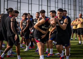 تقارير برشلونة رفض رحيل لاعبه إلى مانشستر يونايتد في الصيف