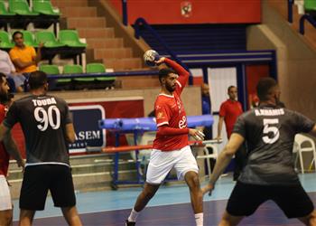 الأهلي والزمالك يفوزان على دلفي والمعادي في دوري كرة اليد