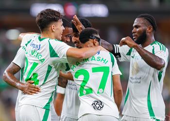 فيديو برباعية الأهلي يخطف فوز ا قاتل ا من ضمك في الدوري السعودي