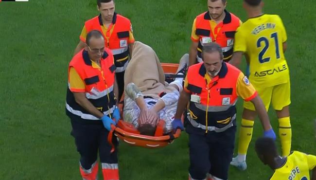 اصابة تير شتيجن القوية وخروجه في مباراة برشلونة وفياريال