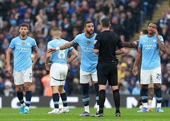 ووكر ينتقد حكم مباراة مانشستر سيتي وآرسنال هدفهم الأول كان بسبب تعليماته