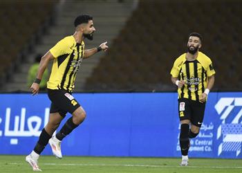 فيديو الاتحاد يسجل هدفين في شباك العين خلال 4 دقائق بـ كأس خادم الحرمين