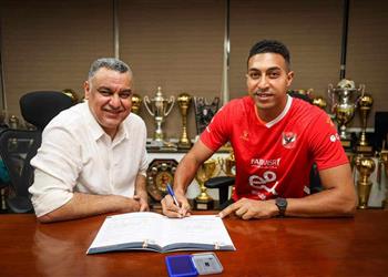 الأهلي يتعاقد مع خالد عادل لتدعيم فريق الكرة الطائرة قبل الموسم الجديد