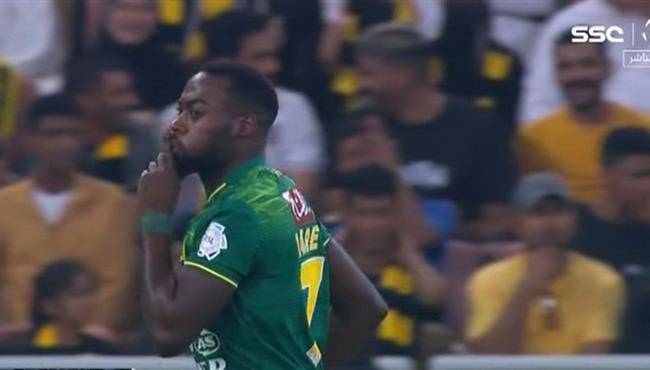 هدف خالد ناري العالمي في مرمي الاتحاد بالدوري السعودي