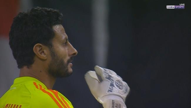 علي مرتين محمد الشناوي ينقذ مرماه من هدف امام الزمالك في السوبر الافريقي