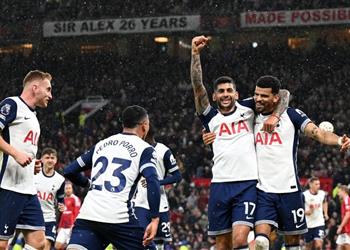 فيديو مسمار جديد في نعش رحيل تين هاج توتنهام يكتسح 10 لاعبين من مانشستر يونايتد بثلاثية مع الرأفة