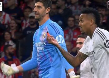 فيديو بسبب ولاعة إيقاف مباراة ريال مدريد وأتلتيكو مدريد بالدوري الإسباني