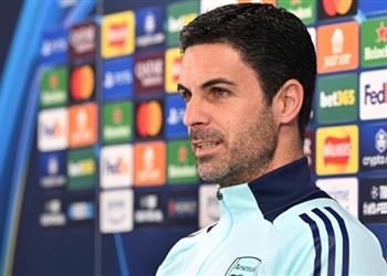 أرتيتا يثير الجدل حول مشاركة كالافيوري أمام باريس سان جيرمان ويبرز أهم صفة في إنريكي