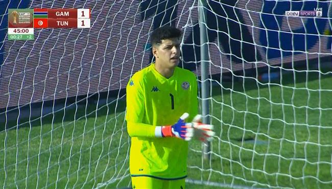 امان الله مميش ينقذ انفراد من لاعب جامبيا في تصفيات كاس امم افريقيا