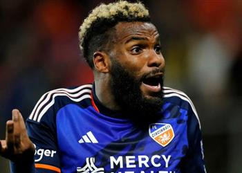 تقارير بوبيندزا ينتقل إلى ناد أوروبي رغم إعلان الزمالك ضمه