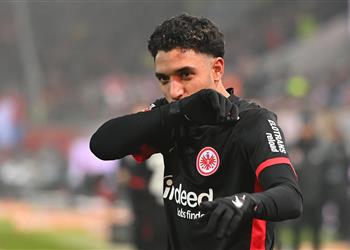 جارديان بعرض رسمي مانشستر سيتي يغري فرانكفورت لضم عمر مرموش