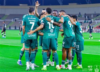 في مباراة مثيرة الأهلي يفوز على الشباب بثلاثية في الدوري السعودي