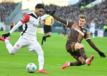 عمر مرموش يحقق رقم ا قياسي ا بعد هدفه في مباراة فرانكفورت وسانت باولي