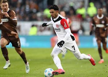 تقييم عمر مرموش في مباراة فرانكفورت وسانت باولي بـ الدوري الألماني