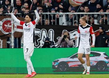 مدرب سانت باولي بعد السقوط أمام فرانكفورت الدفاع ضد مرموش أمر صعب