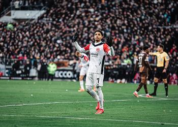 لن أعاني من الأرق بسببه مسؤول فرانكفورت يثير الغموض بشأن اقتراب رحيل مرموش