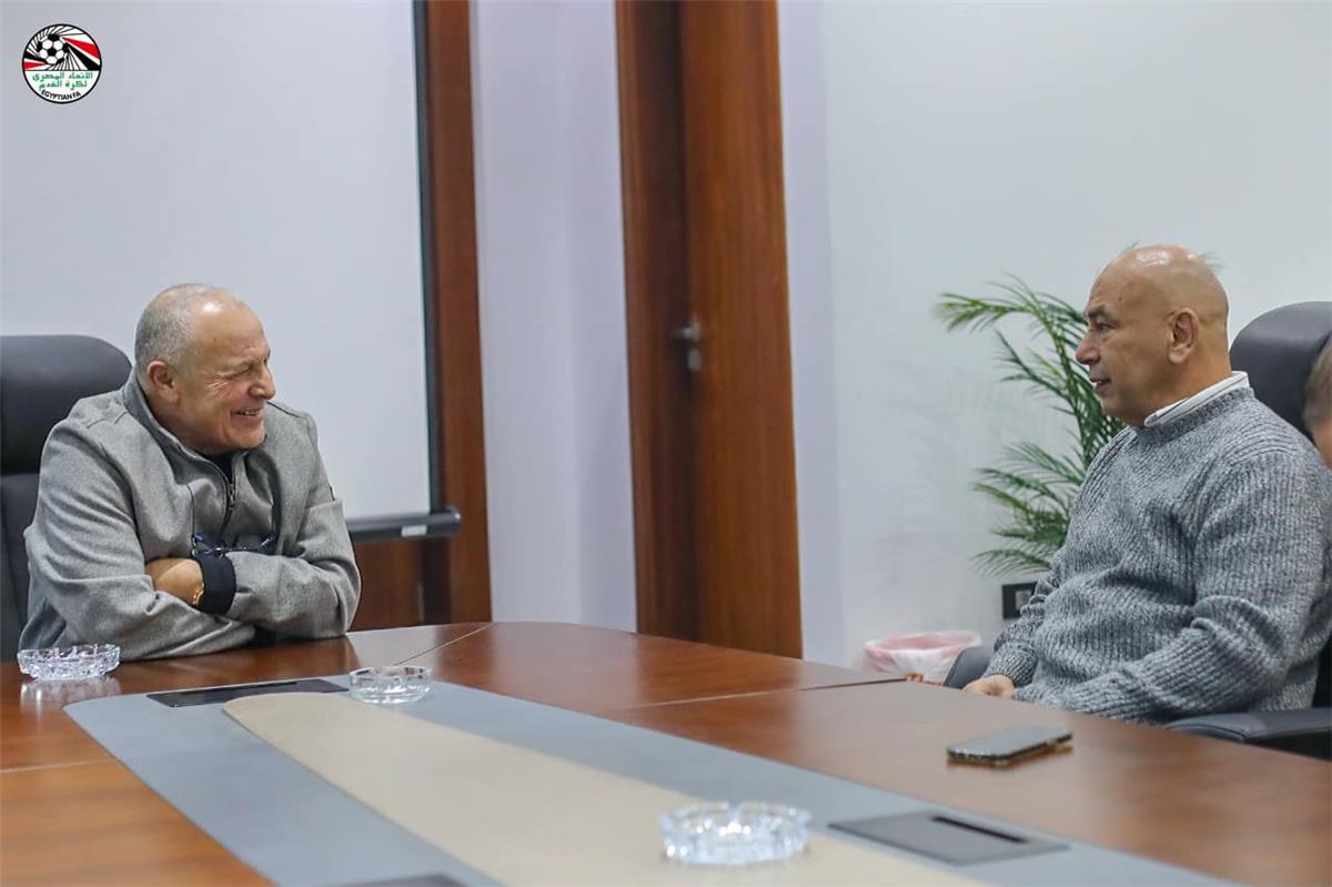 صور.. هاني أبو ريدة يبحث مع حسام حسن استعدادات منتخب مصر لـ تصفيات كأس العالم - بطولات