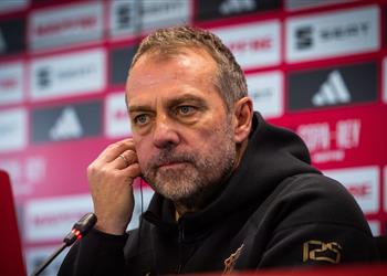 فليك الفوز بالسوبر يمنحنا الثقة أمام ريال بيتيس ويوضح موقف فاتي وأراوخو