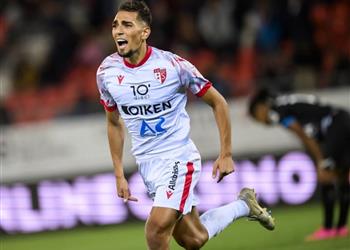 رئيس سيون السويسري يوضح حقيقة مفاوضات الأهلي لضم لاعبه إلياس شوارف