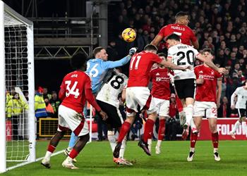 رجل مباراة ليفربول ونوتينجهام فورست في الدوري الإنجليزي