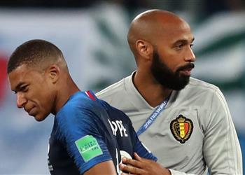 ليس روبوت هنري يتراجع عن انتقاد مبابي ورسالة هامة إلى ريال مدريد