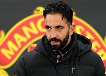 سكاي مانشستر يونايتد بدأ الاستماع لعروض لاعبه للرحيل في يناير