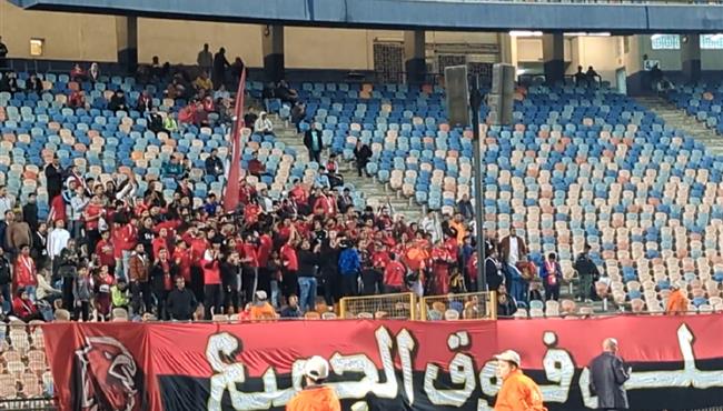 جماهير الأهلي تحيي ذكرى شهداء الزمالك " فاكرين مش ناسيين شهداء الثالثة يمين "