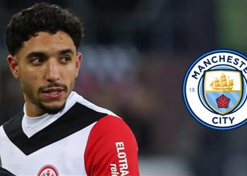 فرانكفورت يخبر عمر مرموش بشرطه للموافقه على رحيله إلى مانشستر سيتي