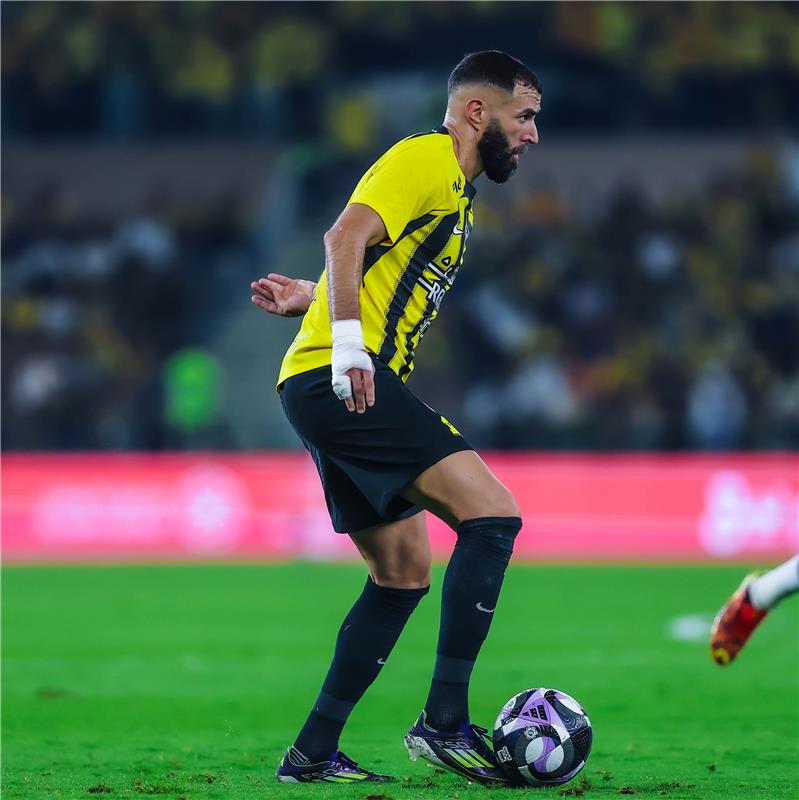 ترتيب هدافي الدوري السعودي بعد هاتريك ليوناردو وهدف كريم بنزيما