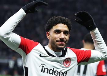 من أجل الفحص الطبي تقارير تتوقع موعد وصول عمر مرموش إلى إنجلترا