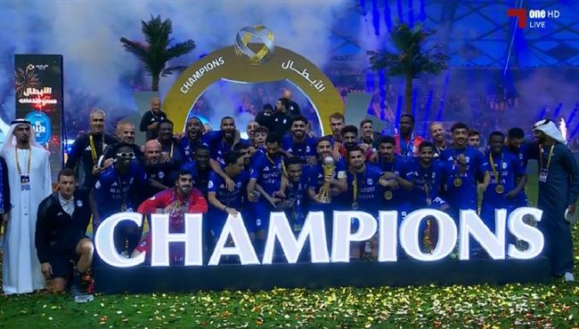 مراسم تتويج النصر الاماراتي بطلأ لكأس السوبر القطري الاماراتي