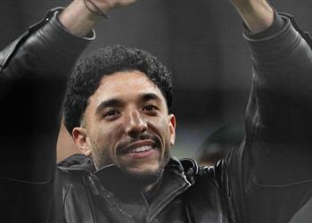 مدير فرانكفورت يفجر مفاجأة بشأن صفقة انتقال عمر مرموش إلى مانشستر سيتي