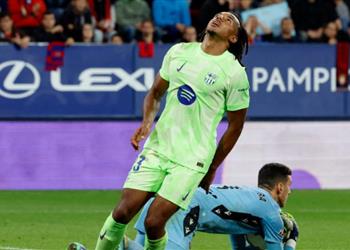 كوندي يكشف حديث فليك مع لاعبي برشلونة ويرفض التعليق على ضربة الجزاء أمام خيتافي