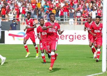 فيديو سيمبا يفوز على شباب قسنطينة بثنائية ويحسم صدارة مجموعته بـ الكونفدرالية