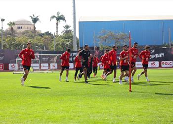 طبيب الأهلي ي علن إصابة لاعب الفريق وغيابه عن مران اليوم