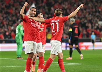 فيديو بافليديس يسجل هدف بنفيكا الأول أمام برشلونة