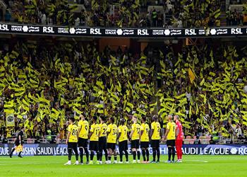 الاتحاد يحقق فوز ا مثير ا على الشباب ويلاحق الهلال في الدوري السعودي