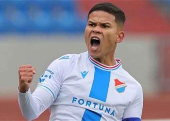 بانيك أوسترافا يوضح تطورات مفاوضات الأهلي مع إيفرتون