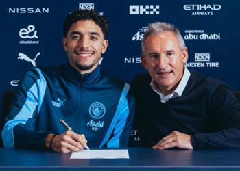 المدير الرياضي لمانشستر سيتي عن عمر مرموش تعاقدنا مع أفضل لاعب في الدوري الألماني