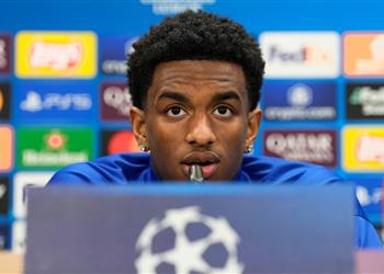 بالدي أعرف كيفية التعامل مع العنصرية وفخور أنني أسود