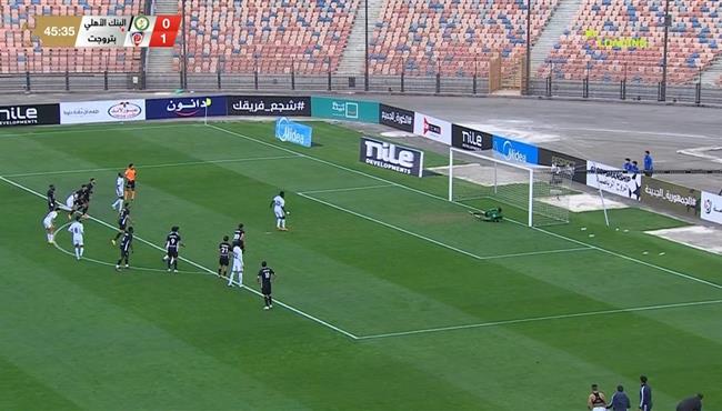 إسماعيل بامبا يهدر ركلة جزاء بطريقة غريبة امام البنك الاهلي في الدوري المصري