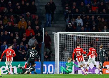 لم تؤثر على الصدارة فيديو ليفربول يتلقى الخسارة الأولى في دوري أبطال أوروبا أمام أيندهوفن