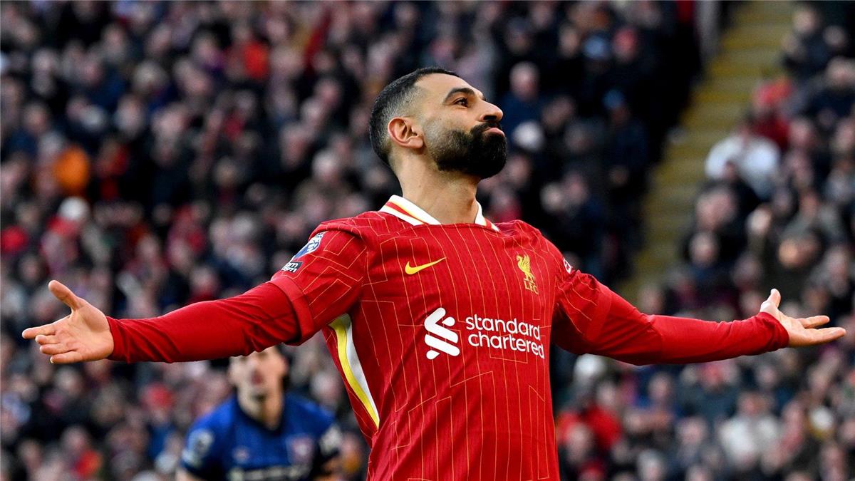 الصالح سبورت : محمد صلاح ينتظر رقمين تاريخيين في مباراة ليفربول وبورنموث