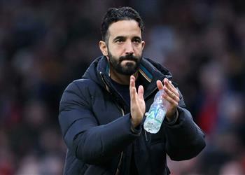 تقارير صفقة تبادلية منتظرة بين مانشستر يونايتد ونابولي في الشتاء