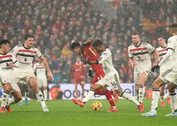 رجل مباراة ليفربول ومانشستر يونايتد في الدوري الإنجليزي