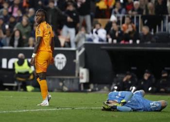 مدافع برشلونة عن عقوبة فينيسيوس عقوبتي كانت أكبر والفعل أقل