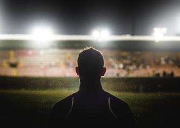 ناد إنجليزي يرفض إيقاف لاعبه المتهم باغتصاب 4 سيدات