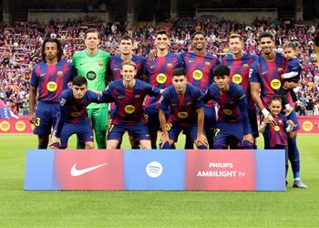 فليك يعلن تشكيل برشلونة أمام باريس سان جيرمان موقف ليفاندوفسكي