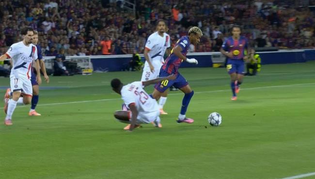 لامين يامال يتلاعب بمدافعي باريس سان جيرمان في دوري ابطال اوروبا